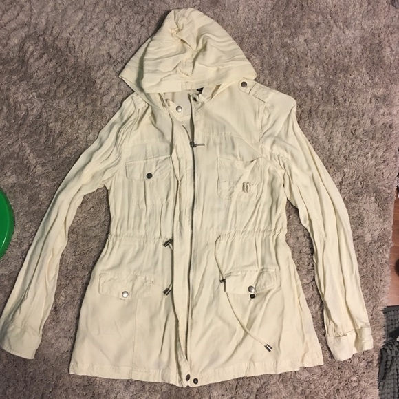 Cream jacket - Picture 1 of 4